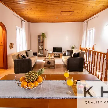 Family & Friends Maisonette In Lixouri! بيت للعطل