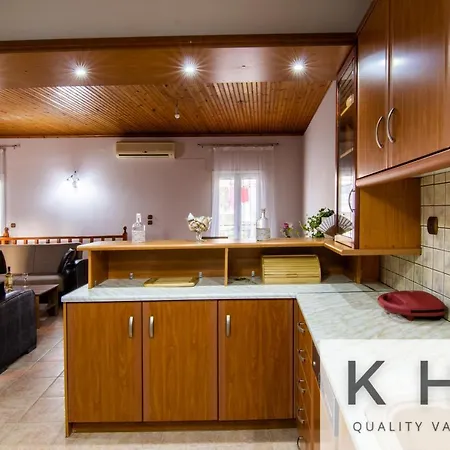 Family & Friends Maisonette In Lixouri! ليكسوري