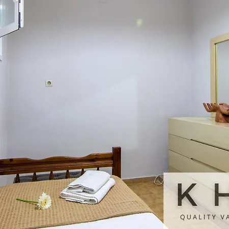 بيت للعطل Family & Friends Maisonette In Lixouri! ليكسوري