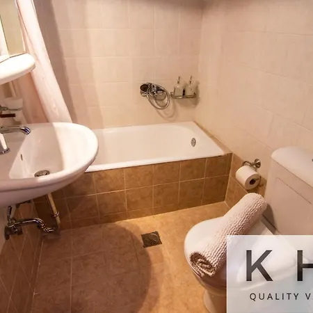 Family & Friends Maisonette In Lixouri! بيت للعطل *