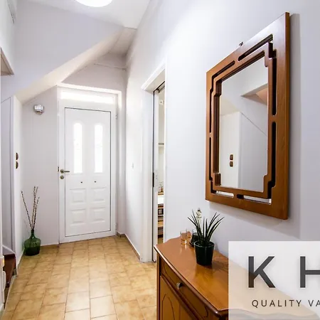 Family & Friends Maisonette In Lixouri! بيت للعطل *